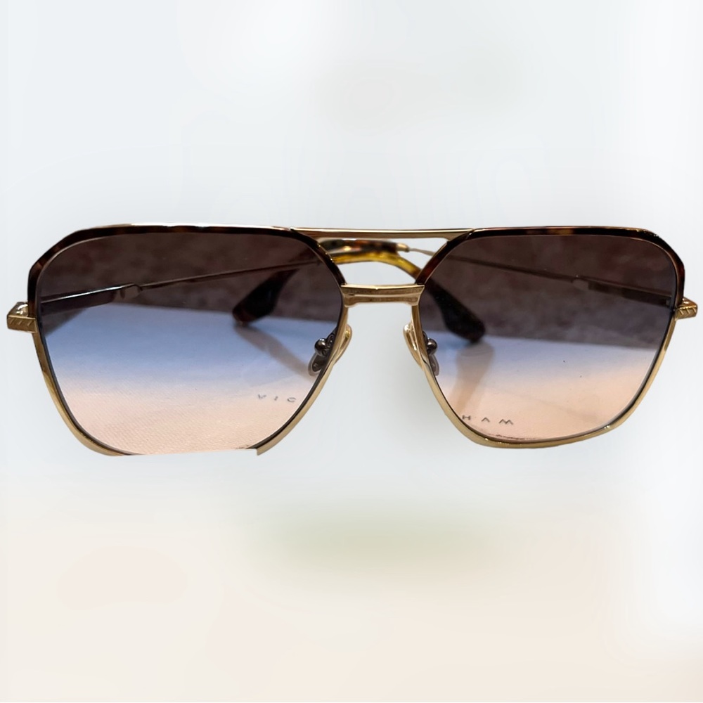 Victoria Beckham Double Bridge V-Line Navigator In Gold-Tortoise- 59mm $325 New - Picture 3 of 14